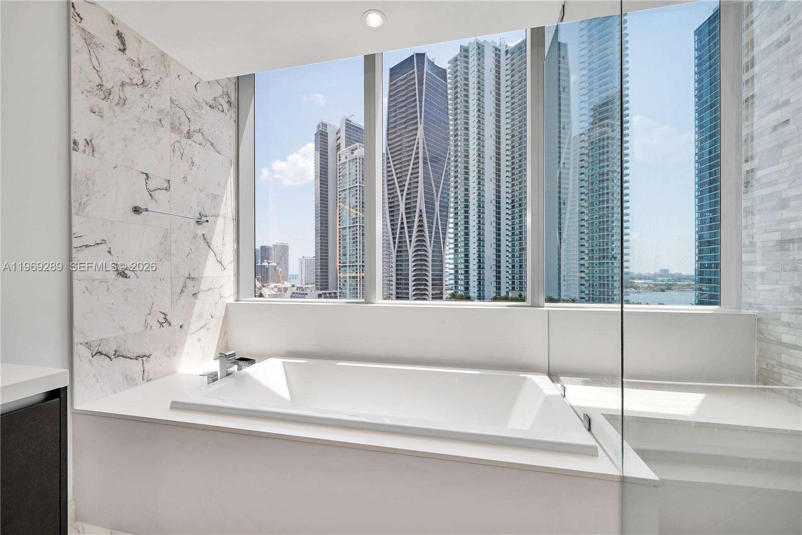 Paramount Miami Worldcenter at 851 1 Ave, Miami, FL 33132 - For Rent photo 27