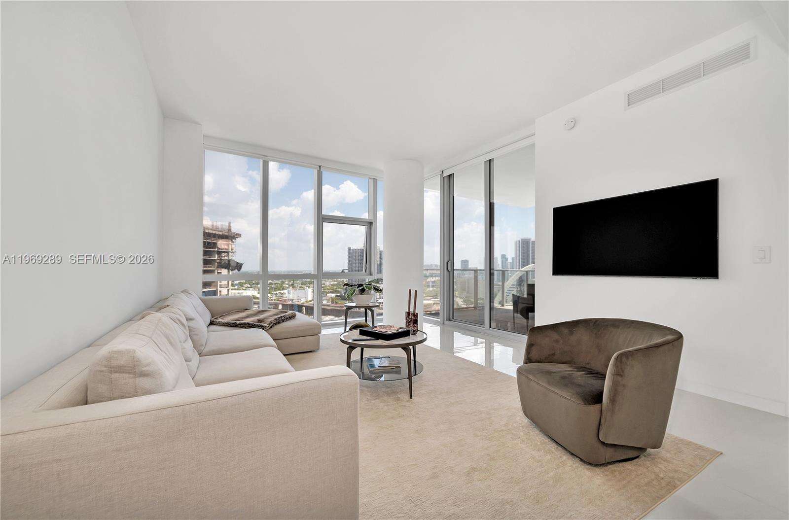 Paramount Miami Worldcenter at 851 1 Ave, Miami, FL 33132 - For Rent photo 4