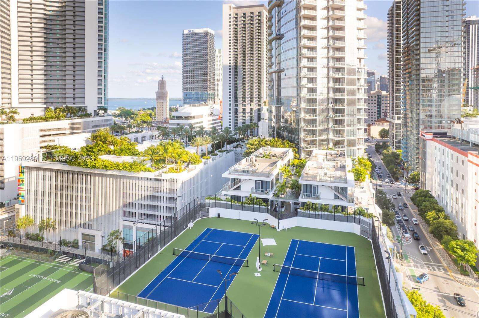 Paramount Miami Worldcenter at 851 1 Ave, Miami, FL 33132 - For Rent photo 46