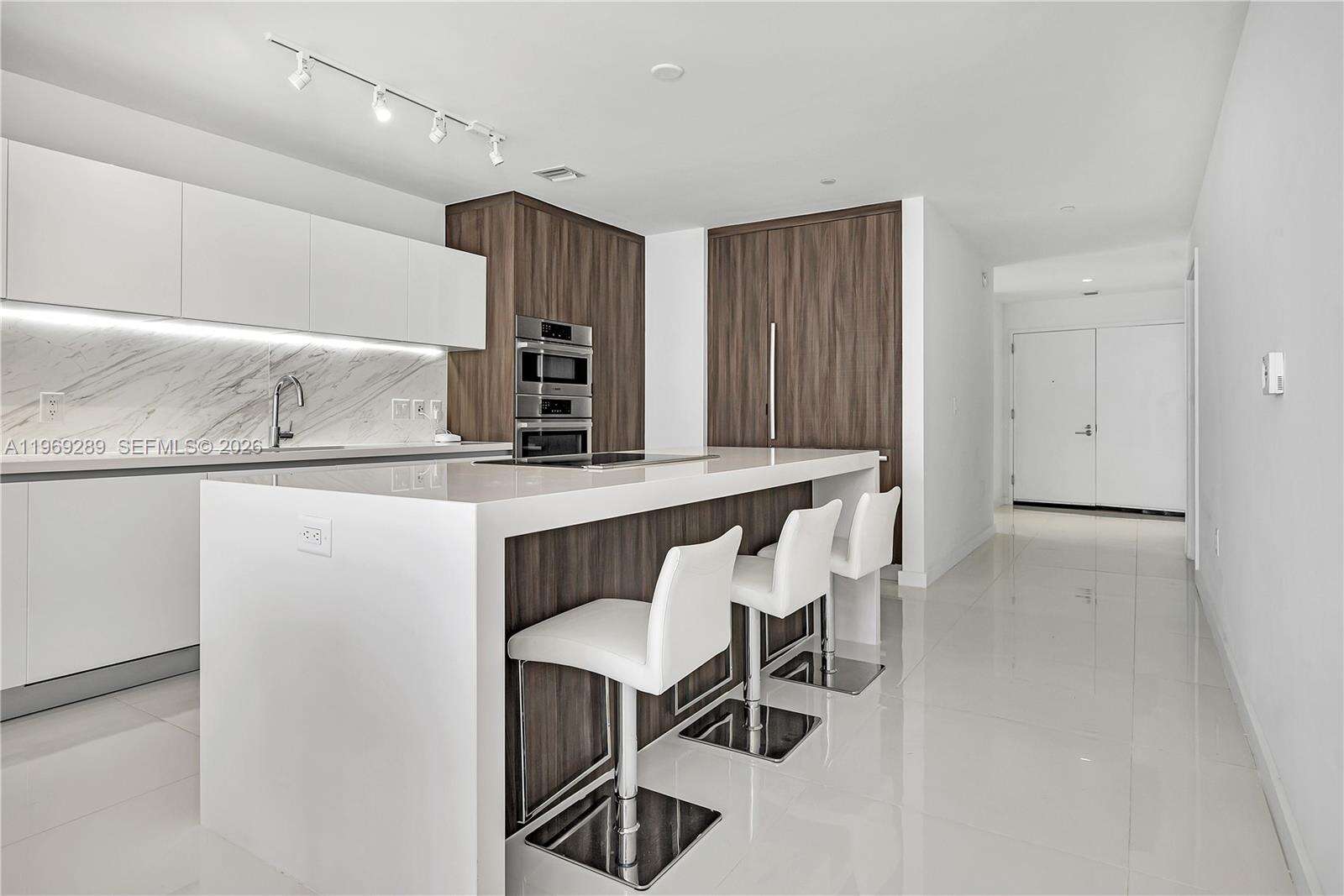 Paramount Miami Worldcenter at 851 1 Ave, Miami, FL 33132 - For Rent photo 6