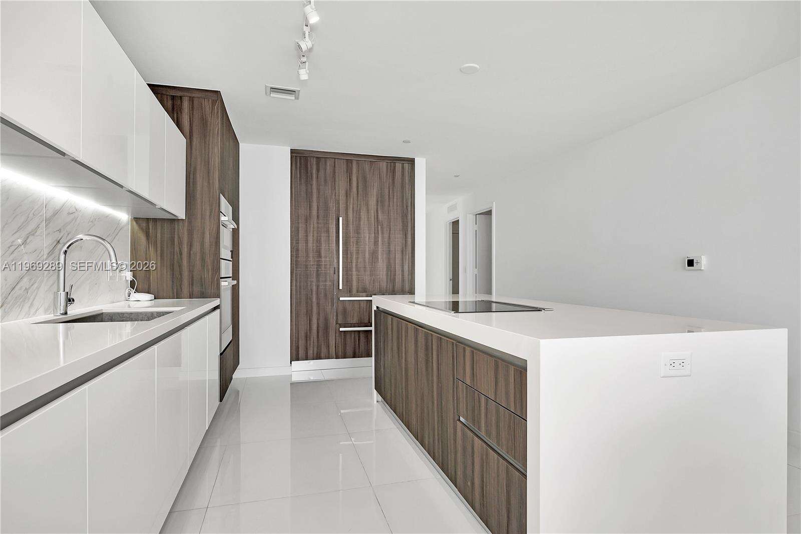 Paramount Miami Worldcenter at 851 1 Ave, Miami, FL 33132 - For Rent photo 7