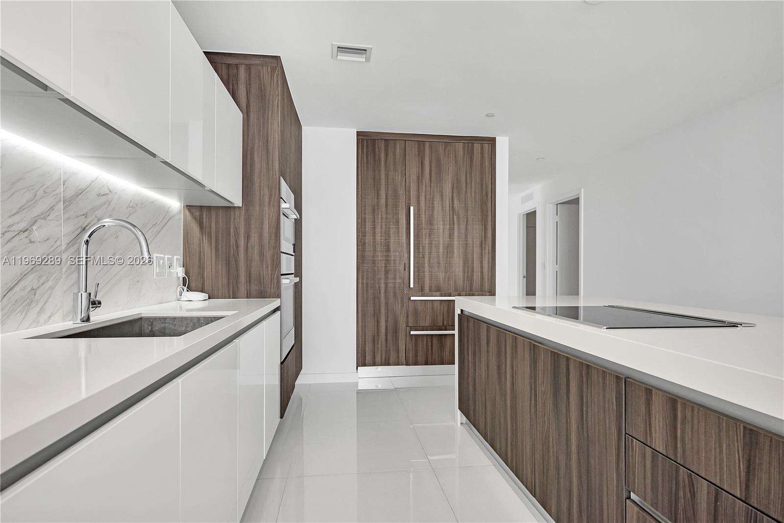 Paramount Miami Worldcenter at 851 1 Ave, Miami, FL 33132 - For Rent photo 8