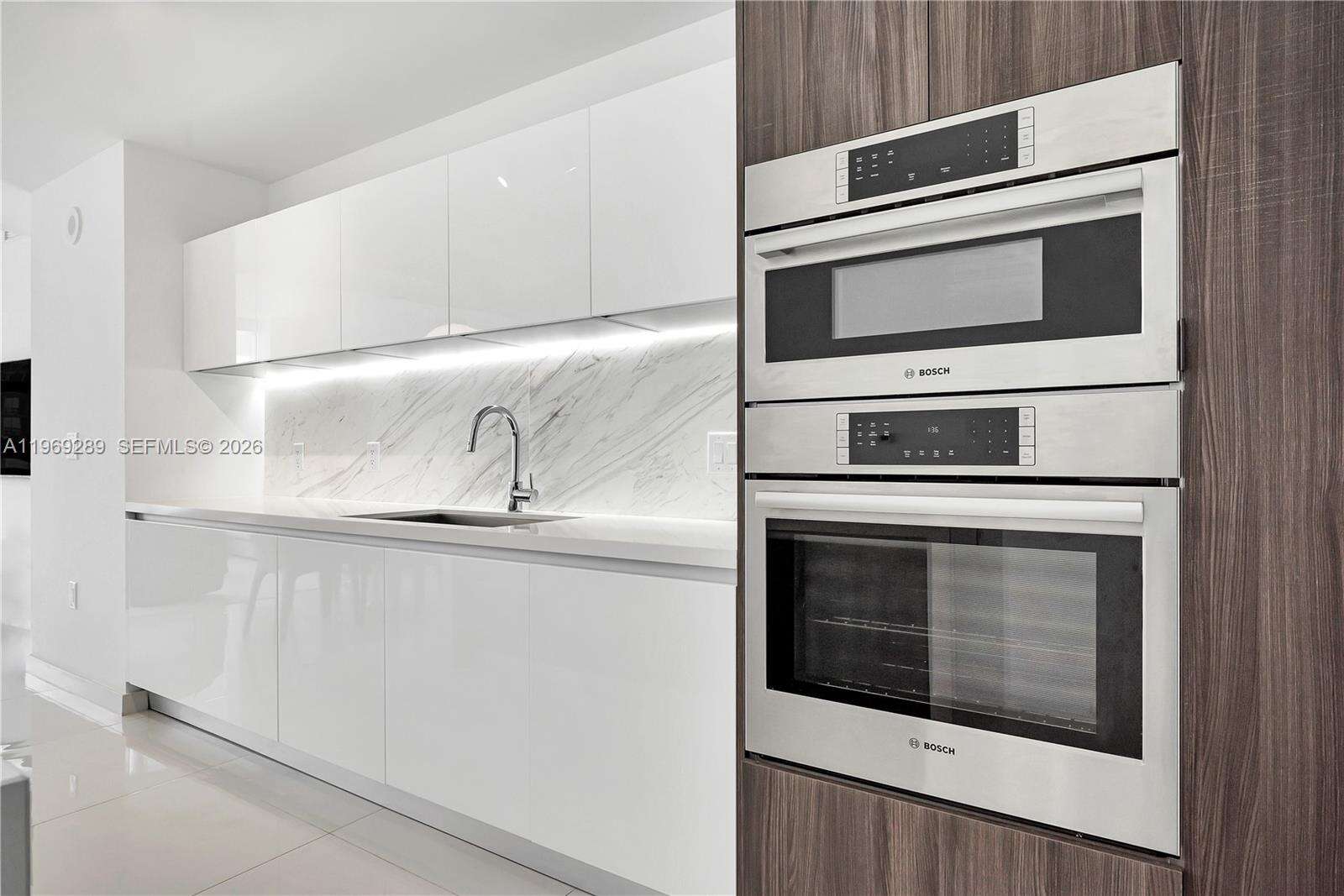 Paramount Miami Worldcenter at 851 1 Ave, Miami, FL 33132 - For Rent photo 9