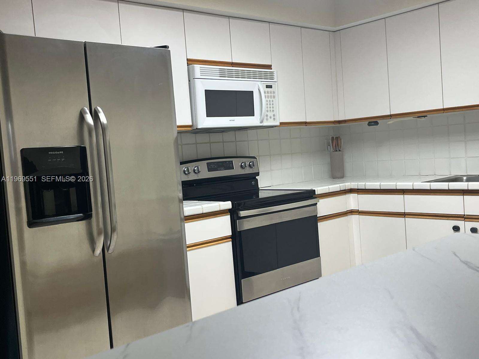Mystic Pointe Tower 500 at 3530 Mystic Pointe Dr, Aventura, FL 33180 - For Rent photo 3