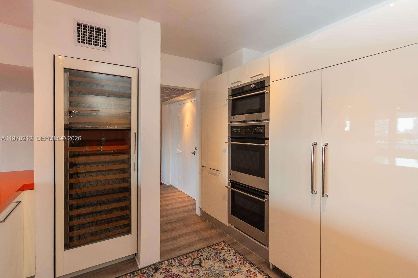 King Cole at 900 Bay Dr, Miami Beach, FL 33141 - For Rent photo 12