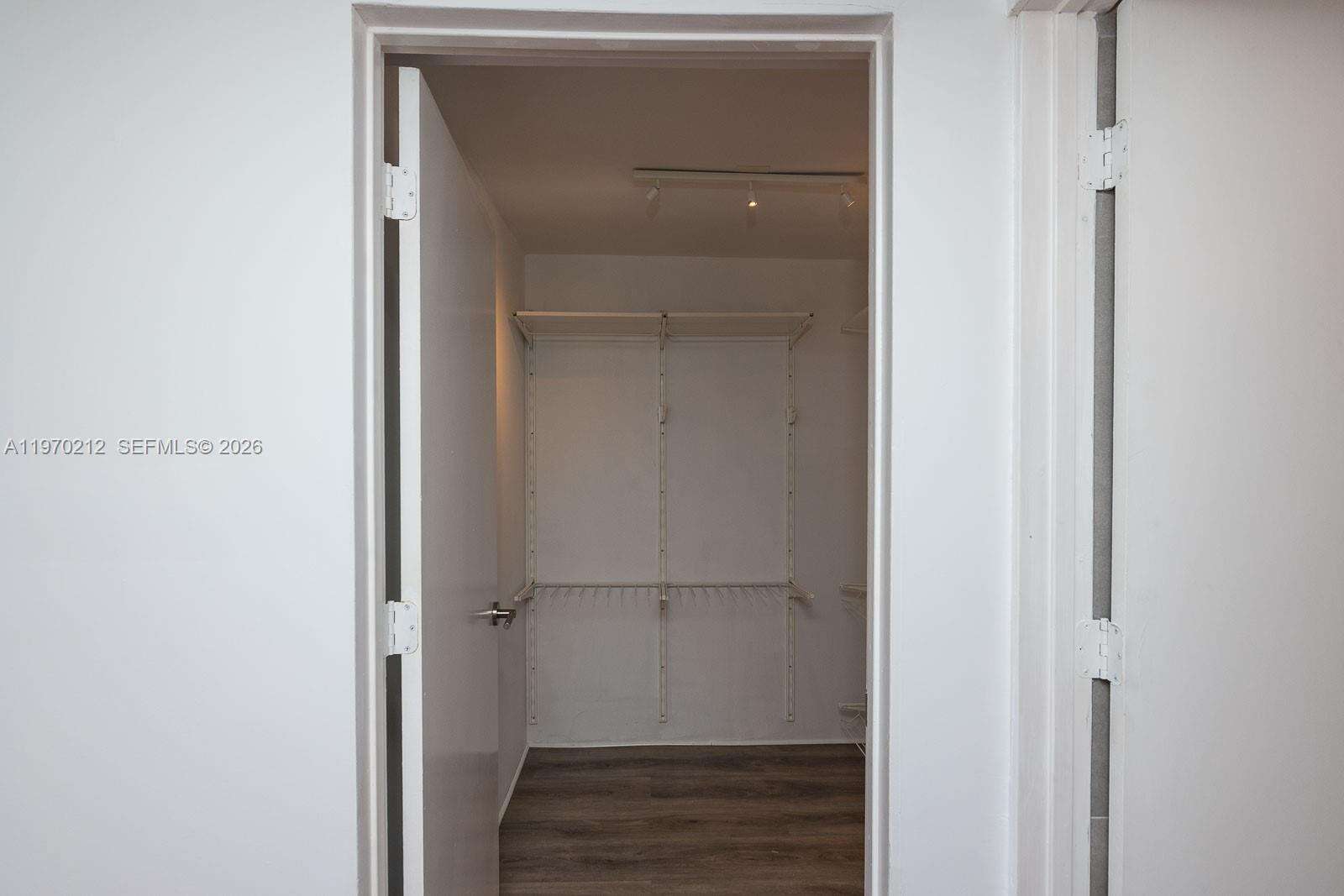 King Cole at 900 Bay Dr, Miami Beach, FL 33141 - For Rent photo 25