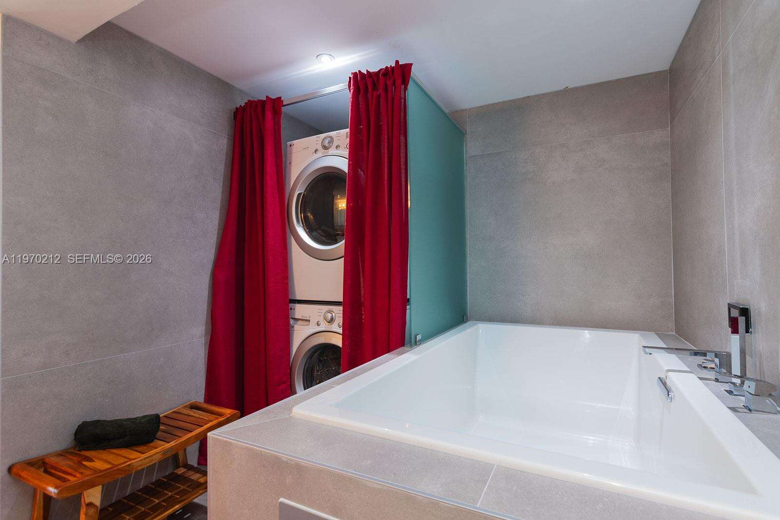 King Cole at 900 Bay Dr, Miami Beach, FL 33141 - For Rent photo 27
