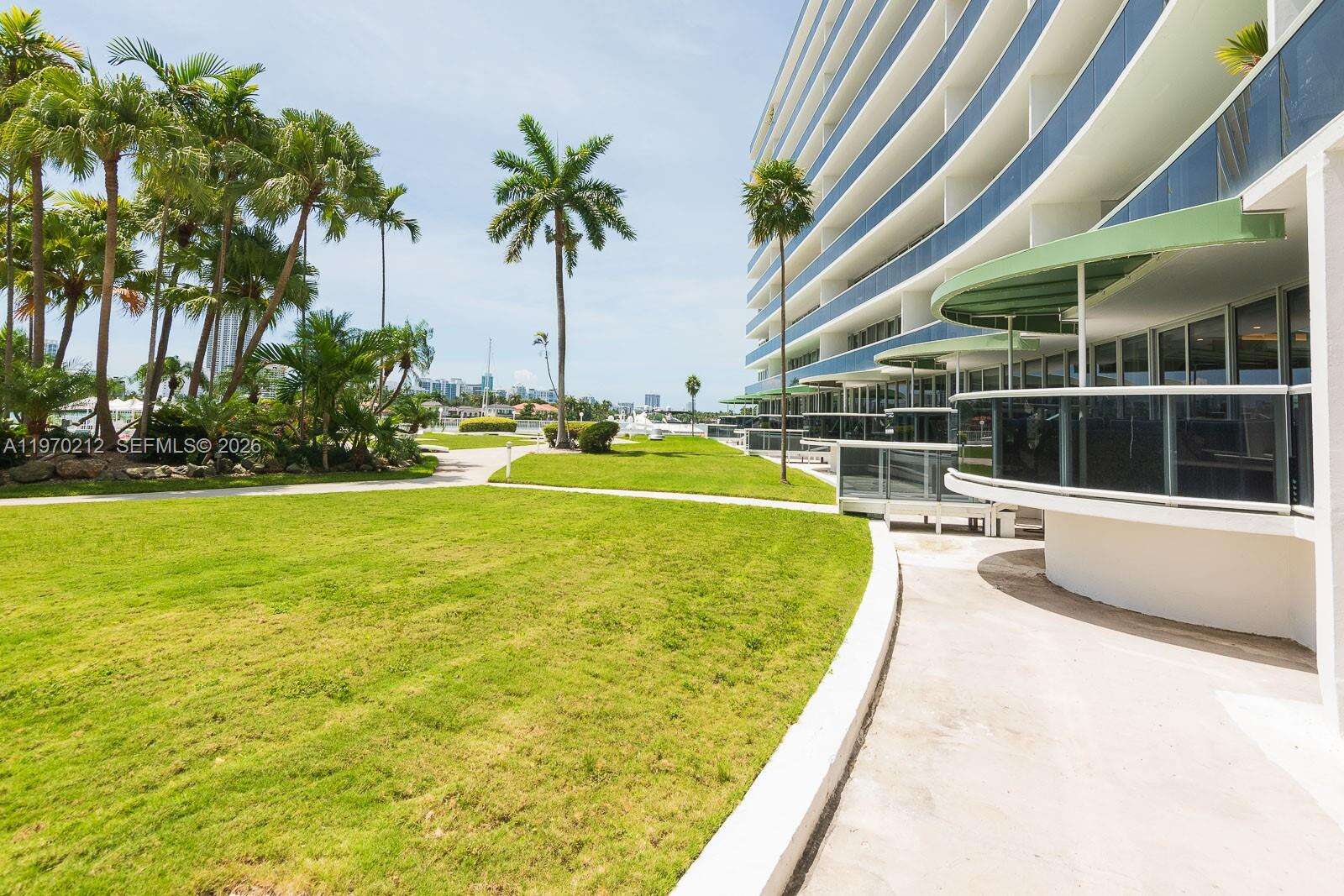King Cole at 900 Bay Dr, Miami Beach, FL 33141 - For Rent photo 54
