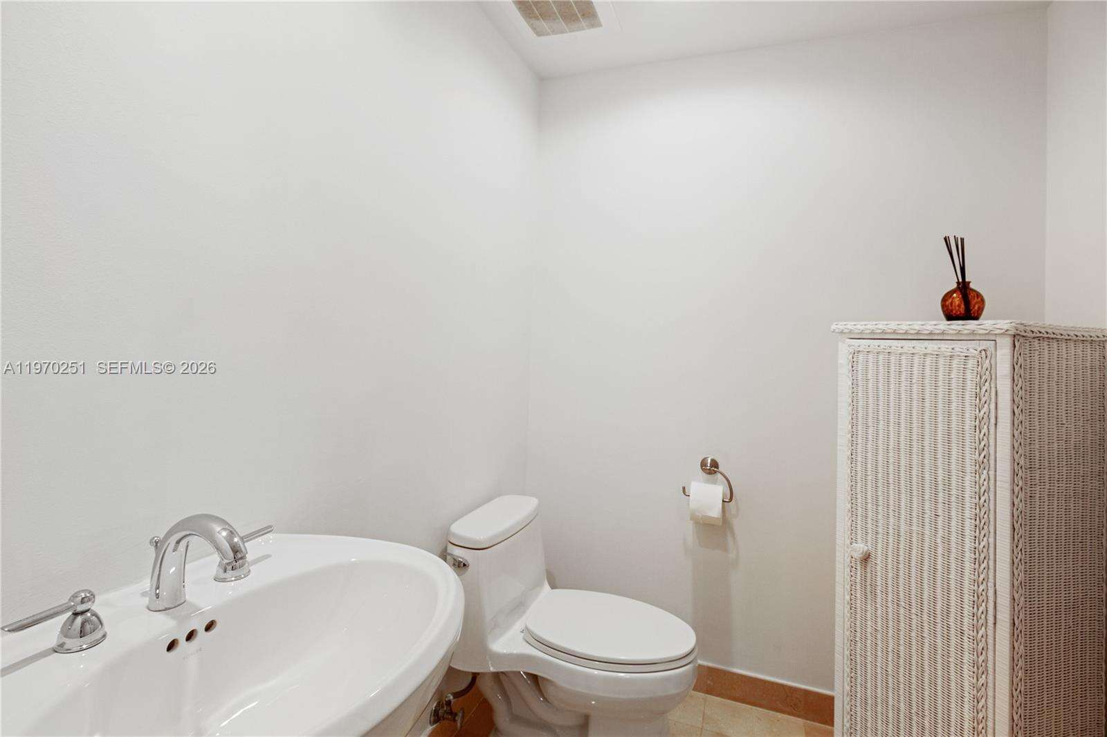 The Beach Club Two at 1830 Ocean Dr, Hallandale Beach, FL 33009 - For Rent photo 23