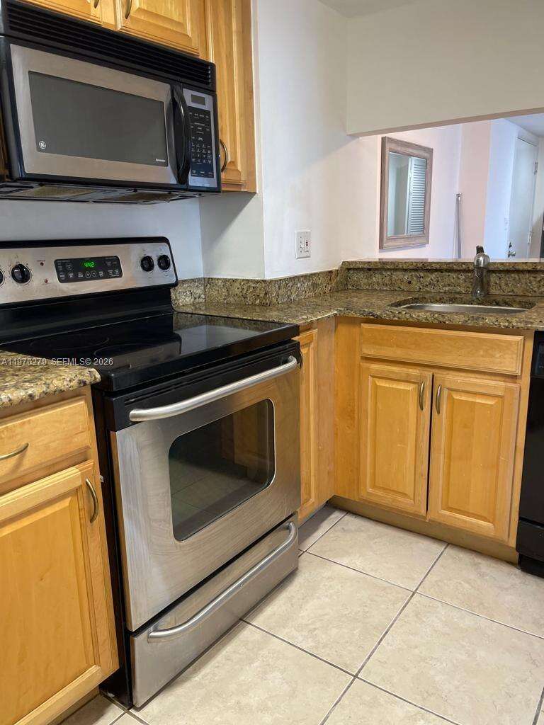 Isola at 770 Claughton Island Dr, Miami, FL 33131 - For Rent photo 15
