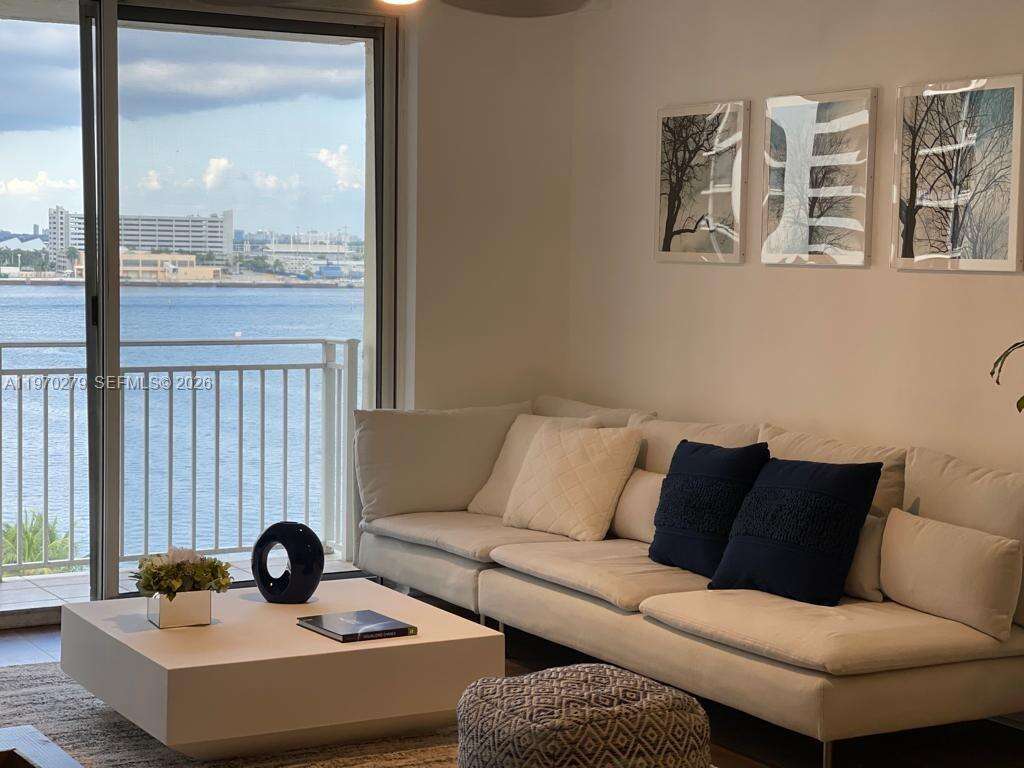 Isola at 770 Claughton Island Dr, Miami, FL 33131 - For Rent photo 4