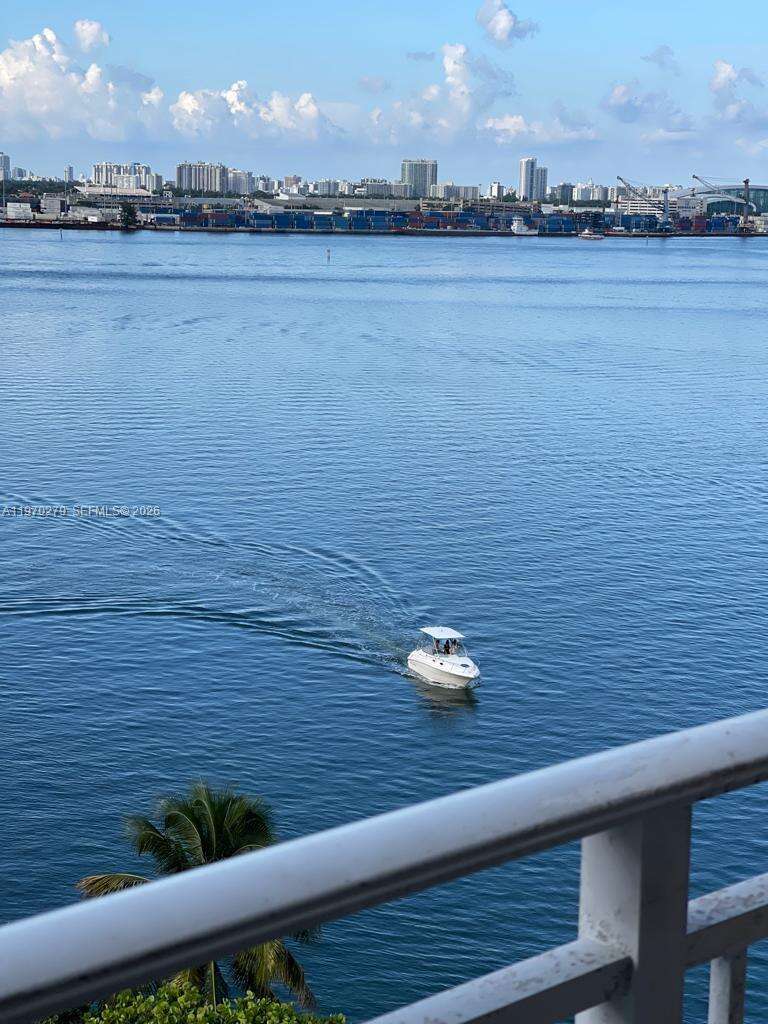 Isola at 770 Claughton Island Dr, Miami, FL 33131 - For Rent photo 31