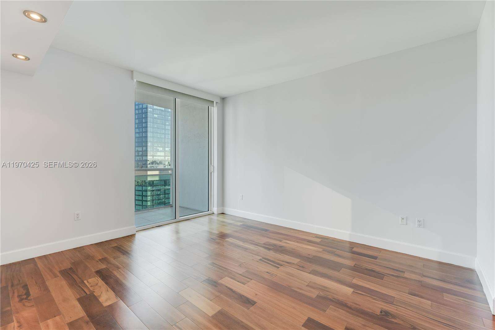 The Plaza On Brickell West at 951 Brickell Ave, Miami, FL 33131 - For Rent photo 20