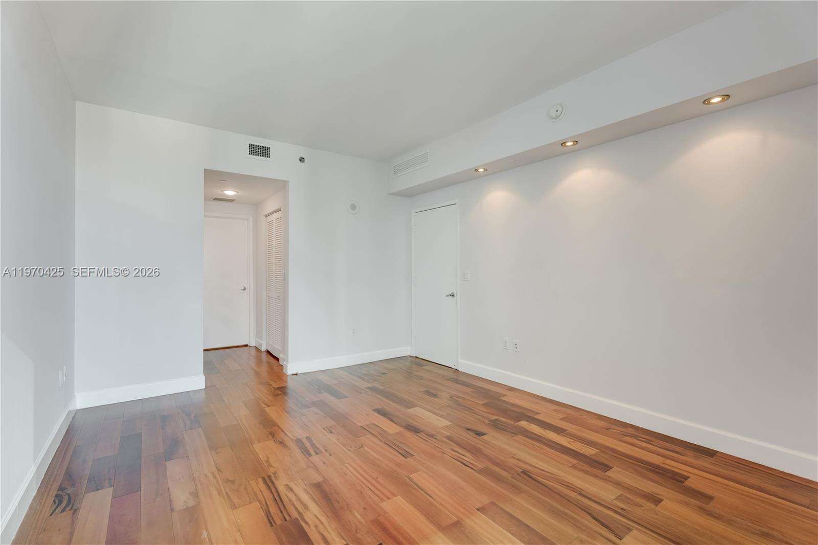 The Plaza On Brickell West at 951 Brickell Ave, Miami, FL 33131 - For Rent photo 22