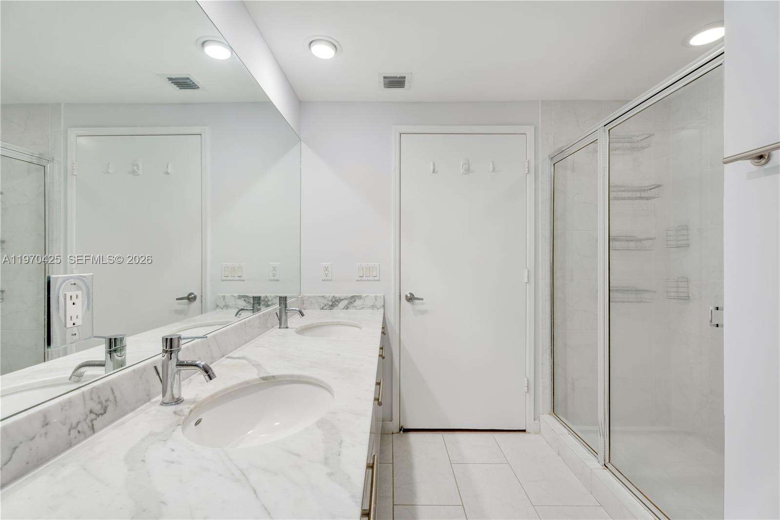 The Plaza On Brickell West at 951 Brickell Ave, Miami, FL 33131 - For Rent photo 29