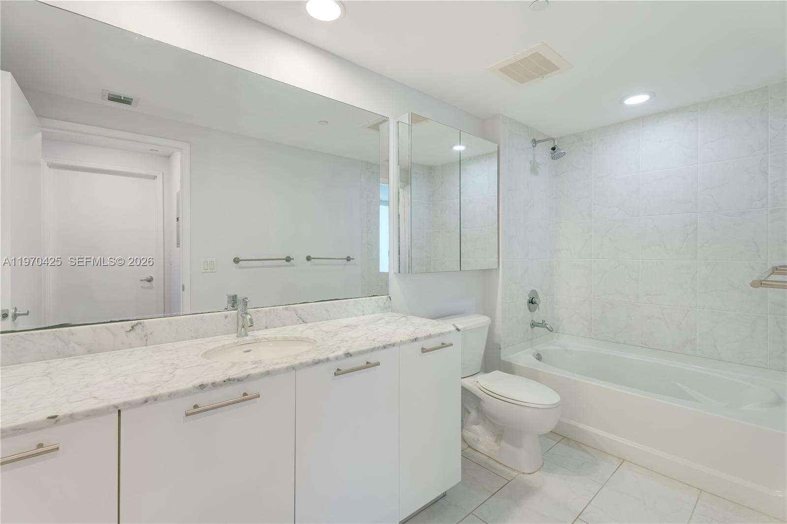 The Plaza On Brickell West at 951 Brickell Ave, Miami, FL 33131 - For Rent photo 30