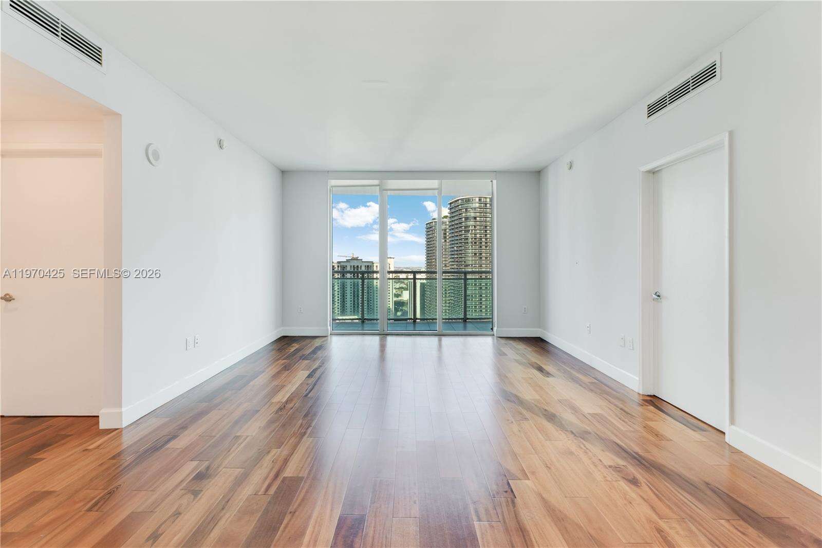 The Plaza On Brickell West at 951 Brickell Ave, Miami, FL 33131 - For Rent photo 8