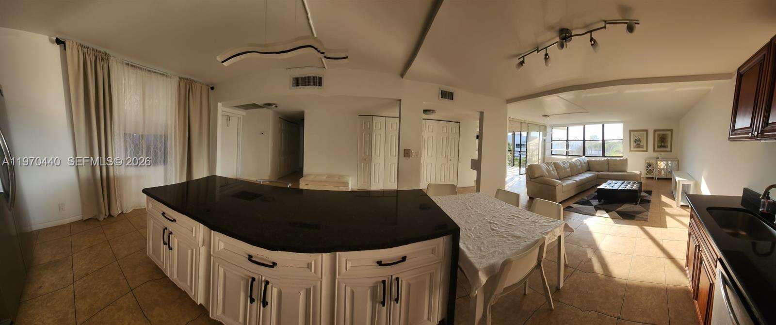 Villa Dorada at 20381 30 Ave, Aventura, FL 33180 - For Rent photo 15