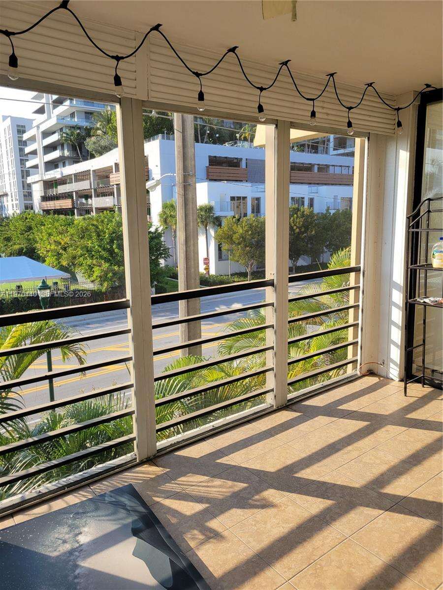 Villa Dorada at 20381 30 Ave, Aventura, FL 33180 - For Rent photo 24