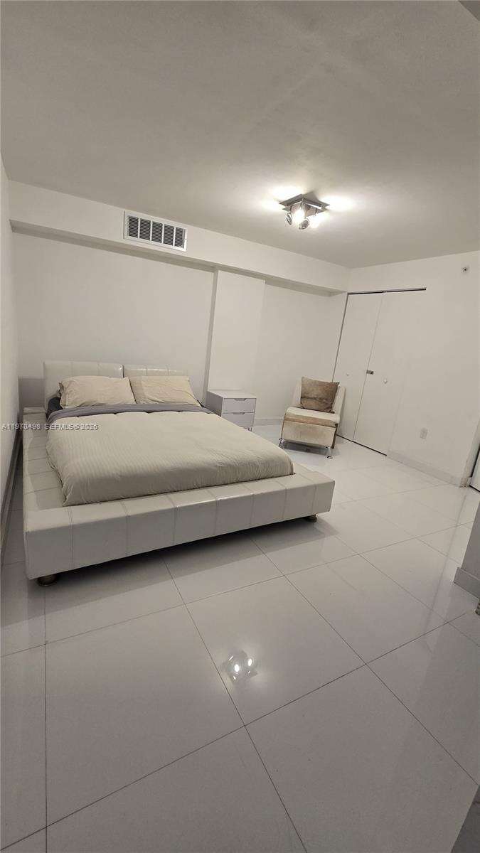 Carlisle On The Ocean at 9195 Collins Ave, Surfside, FL 33154 - For Rent photo 2