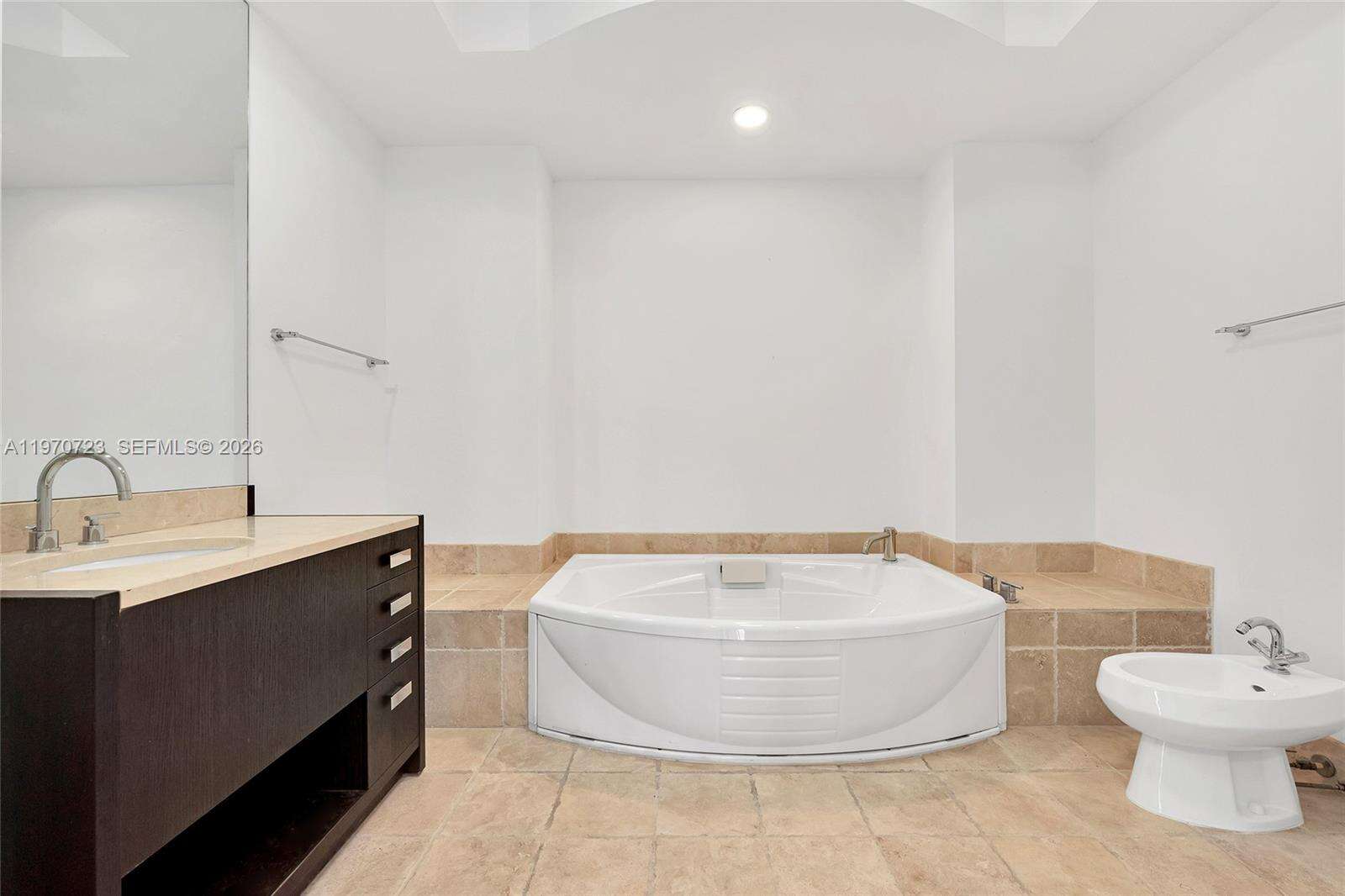 Trump Royale at 18201 Collins Ave, Sunny Isles Beach, FL 33160 - For Rent photo 35