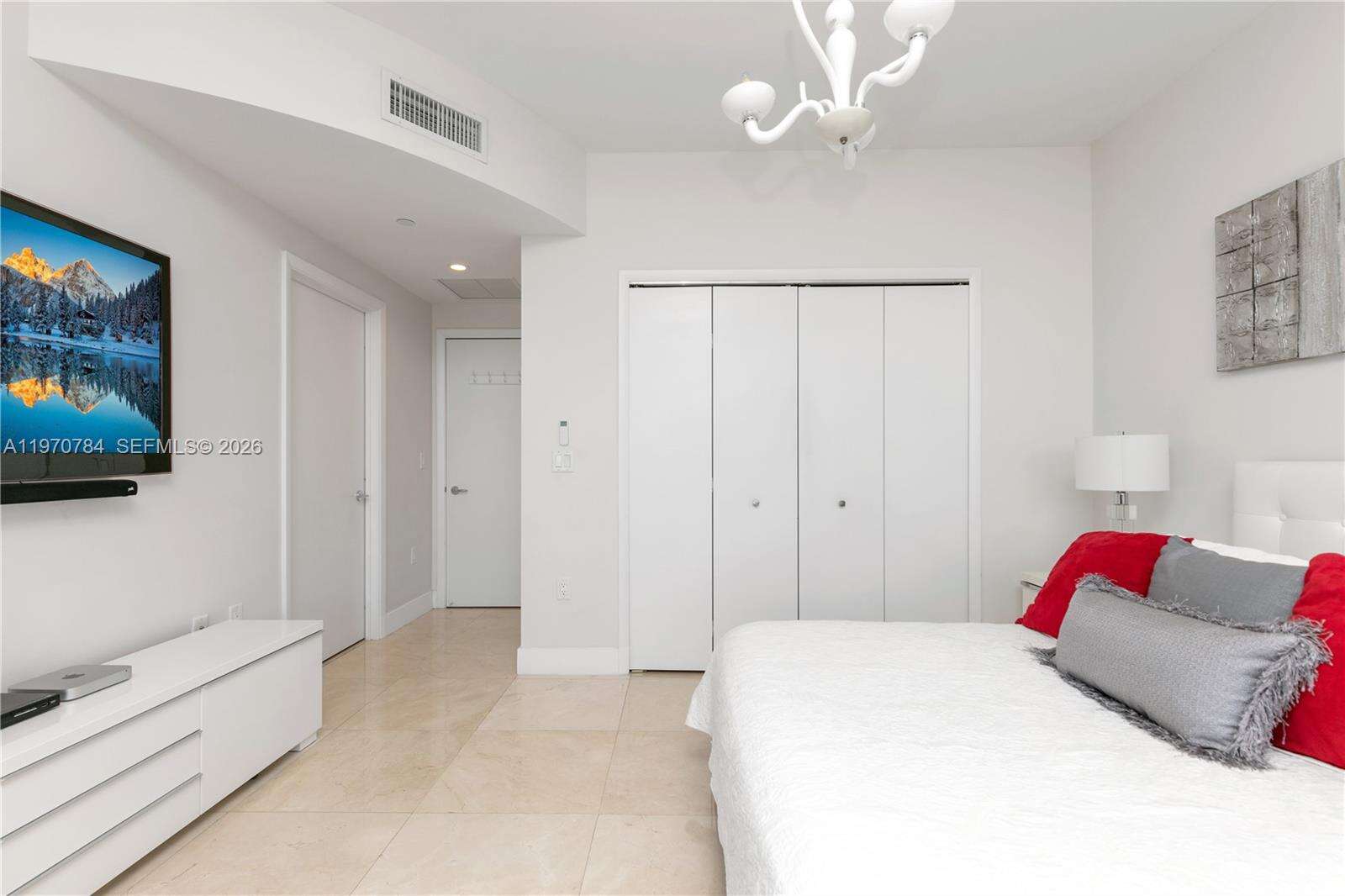 Jade Ocean at 17121 Collins Ave, Sunny Isles Beach, FL 33160 - For Rent photo 8