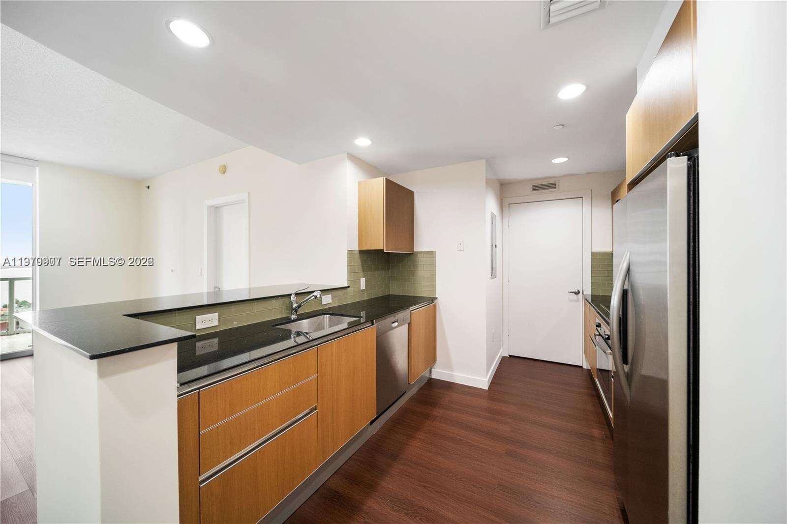 1060 Brickell at 1060 Brickell Ave, Miami, FL 33131 - For Rent photo 11
