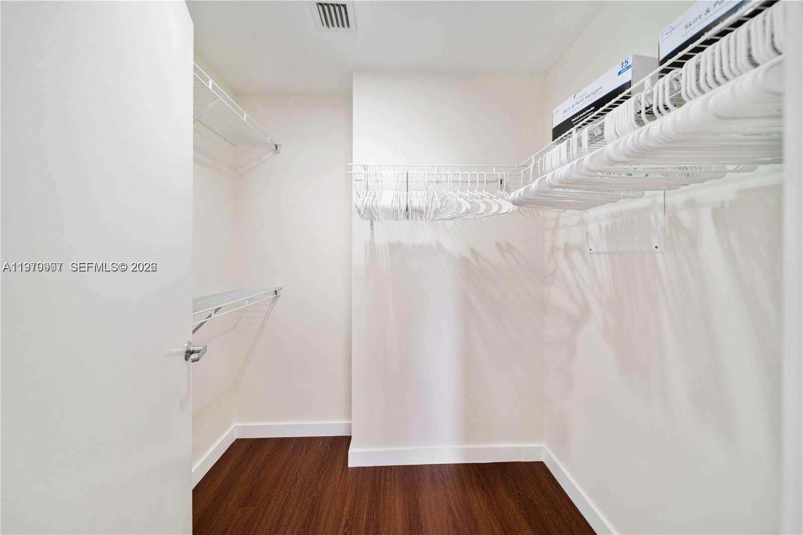 1060 Brickell at 1060 Brickell Ave, Miami, FL 33131 - For Rent photo 6