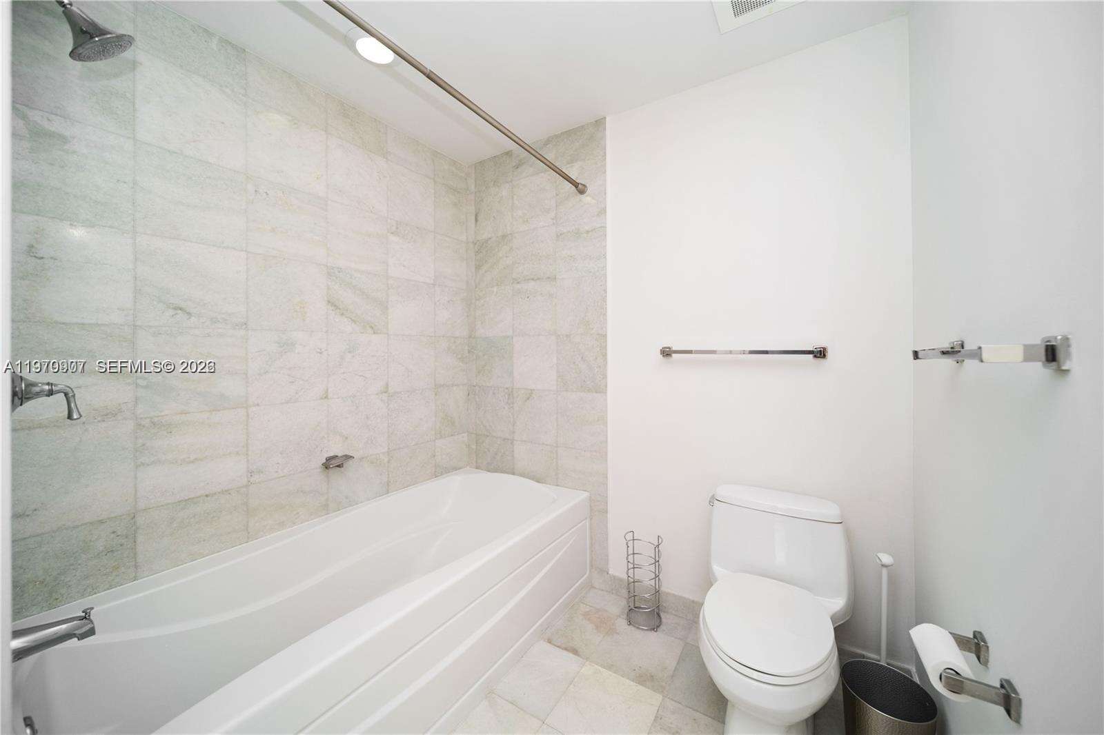 1060 Brickell at 1060 Brickell Ave, Miami, FL 33131 - For Rent photo 9