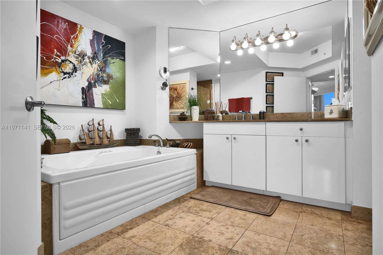 Green Diamond at 4775 Collins Ave, Miami Beach, FL 33140 - For Rent photo 20