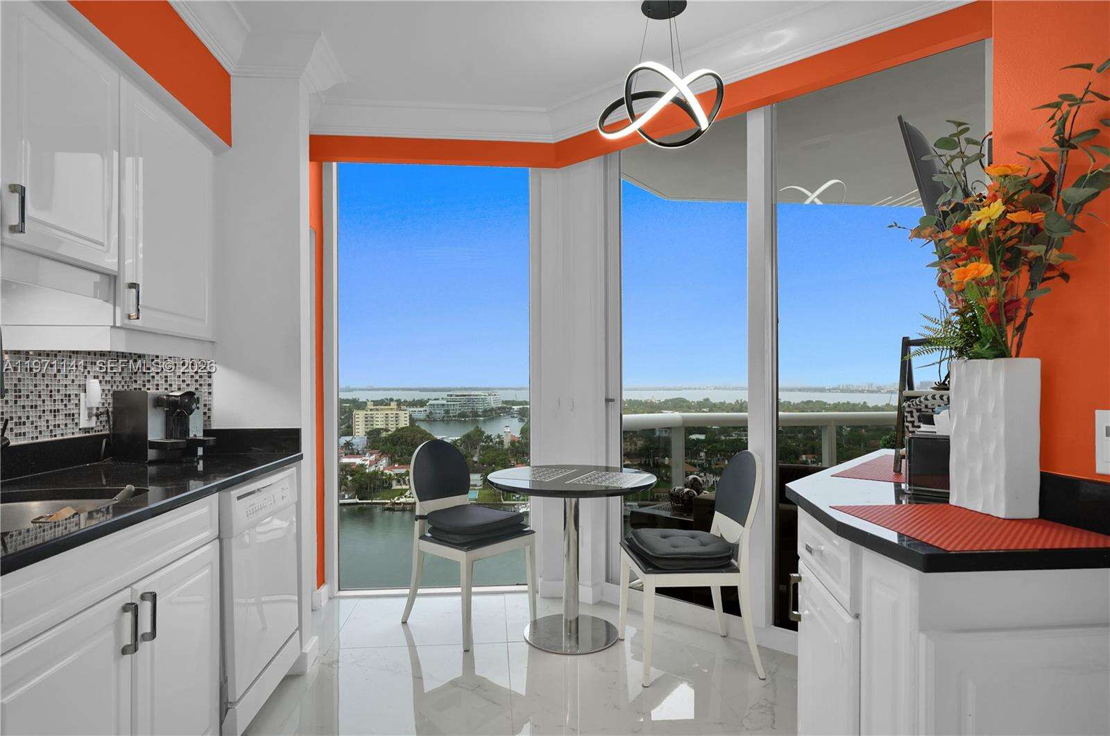 Green Diamond at 4775 Collins Ave, Miami Beach, FL 33140 - For Rent photo 8