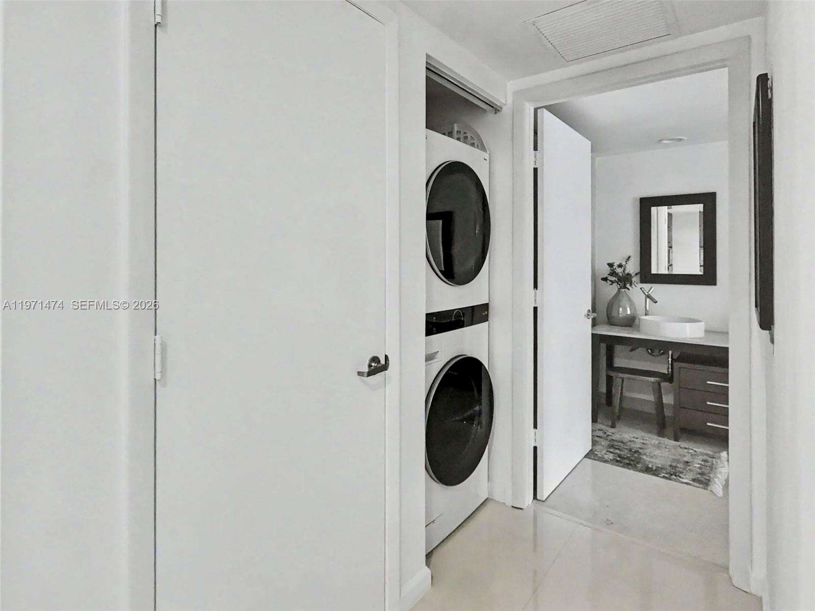Icon Brickell 2 at 495 Brickell Ave, Miami, FL 33131 - For Rent photo 11