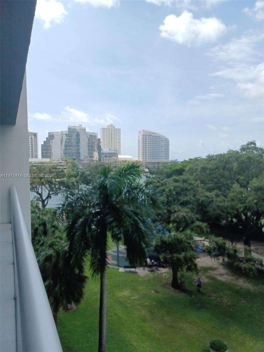 Icon Brickell 2 at 495 Brickell Ave, Miami, FL 33131 - For Rent photo 19