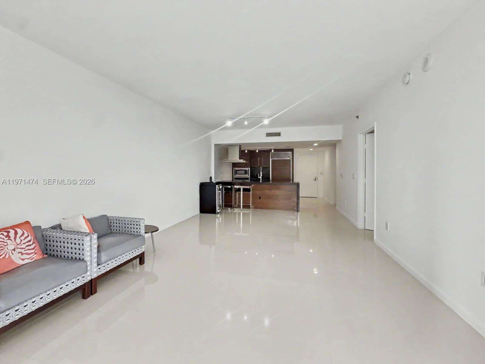 Icon Brickell 2 at 495 Brickell Ave, Miami, FL 33131 - For Rent photo 3