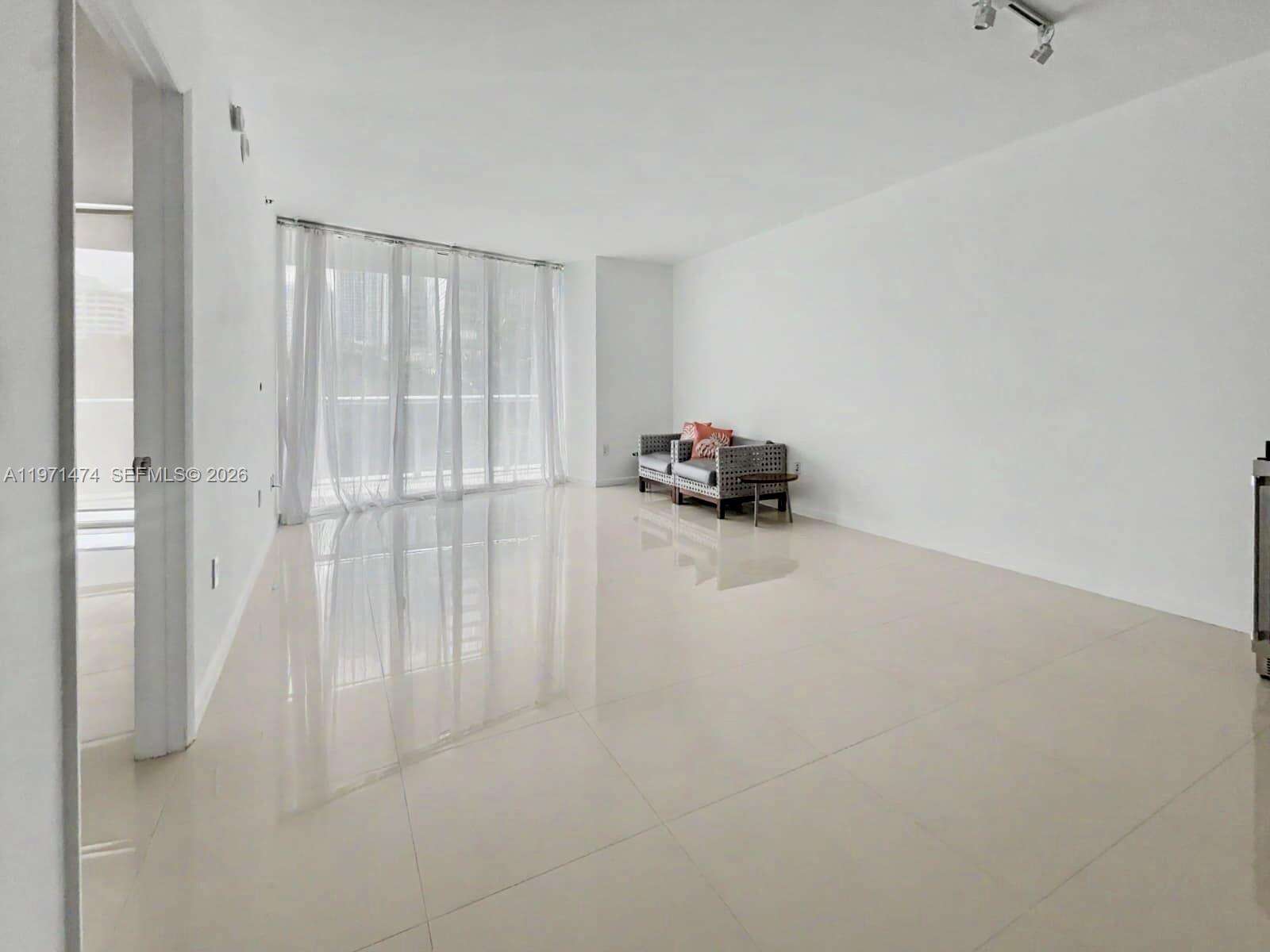 Icon Brickell 2 at 495 Brickell Ave, Miami, FL 33131 - For Rent photo 7