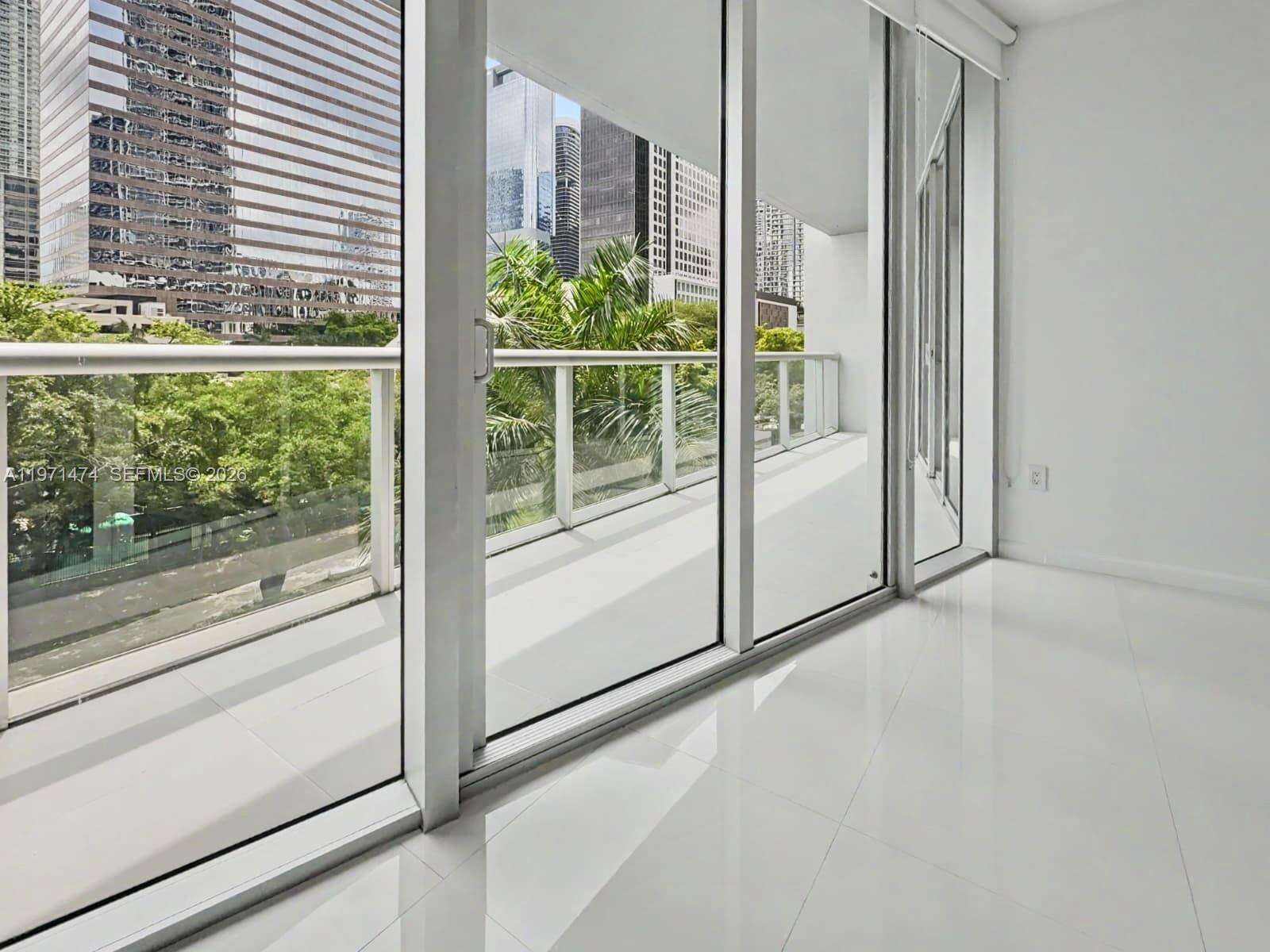 Icon Brickell 2 at 495 Brickell Ave, Miami, FL 33131 - For Rent photo 9