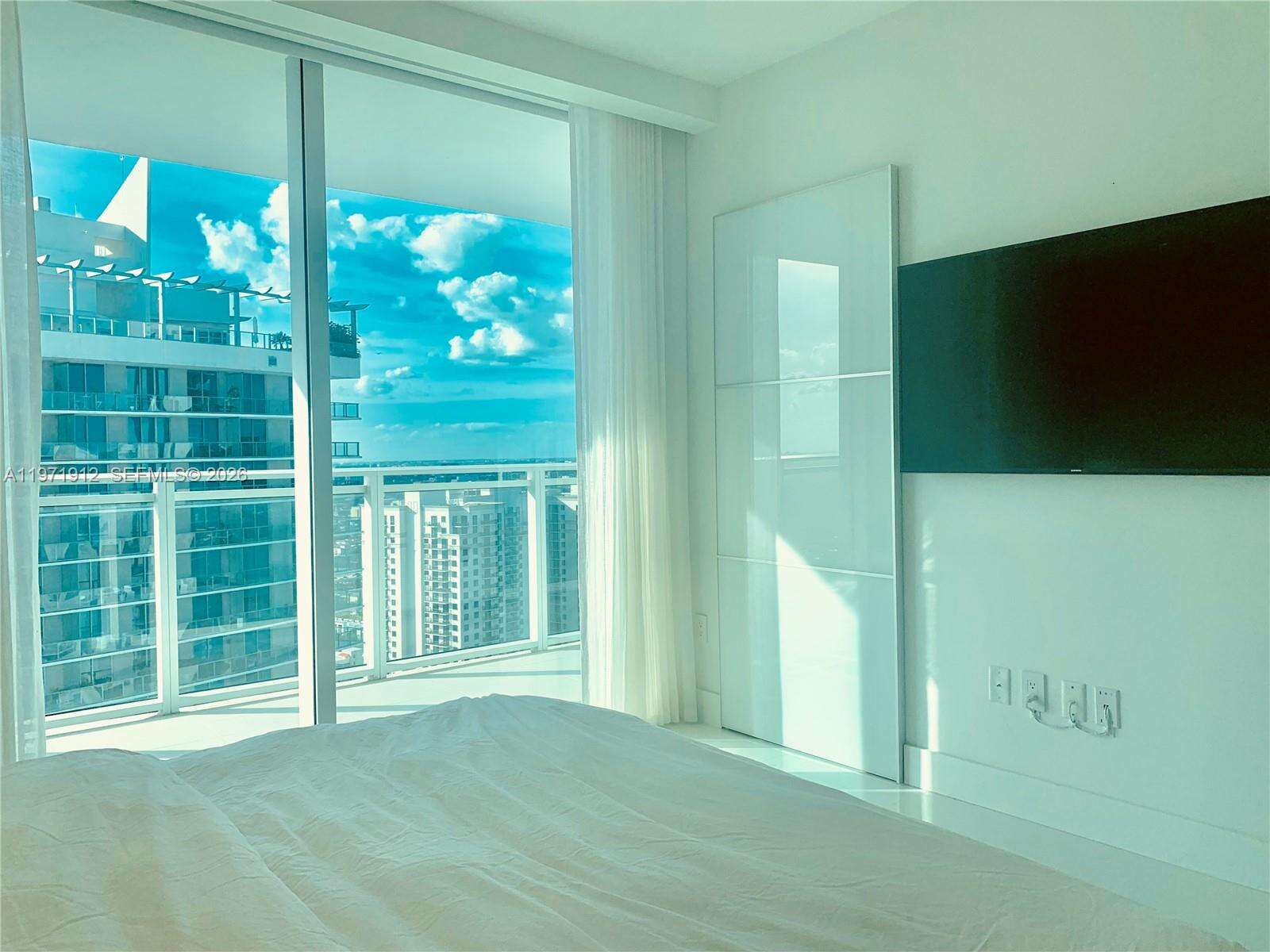 The Bond On Brickell at 1080 Brickell Ave, Miami, FL 33131 - For Rent photo 16