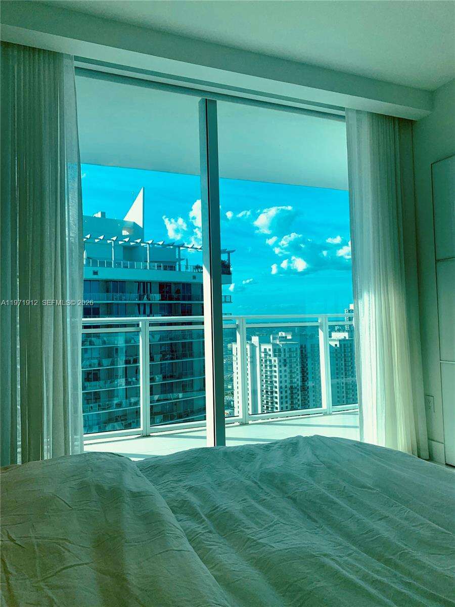 The Bond On Brickell at 1080 Brickell Ave, Miami, FL 33131 - For Rent photo 17