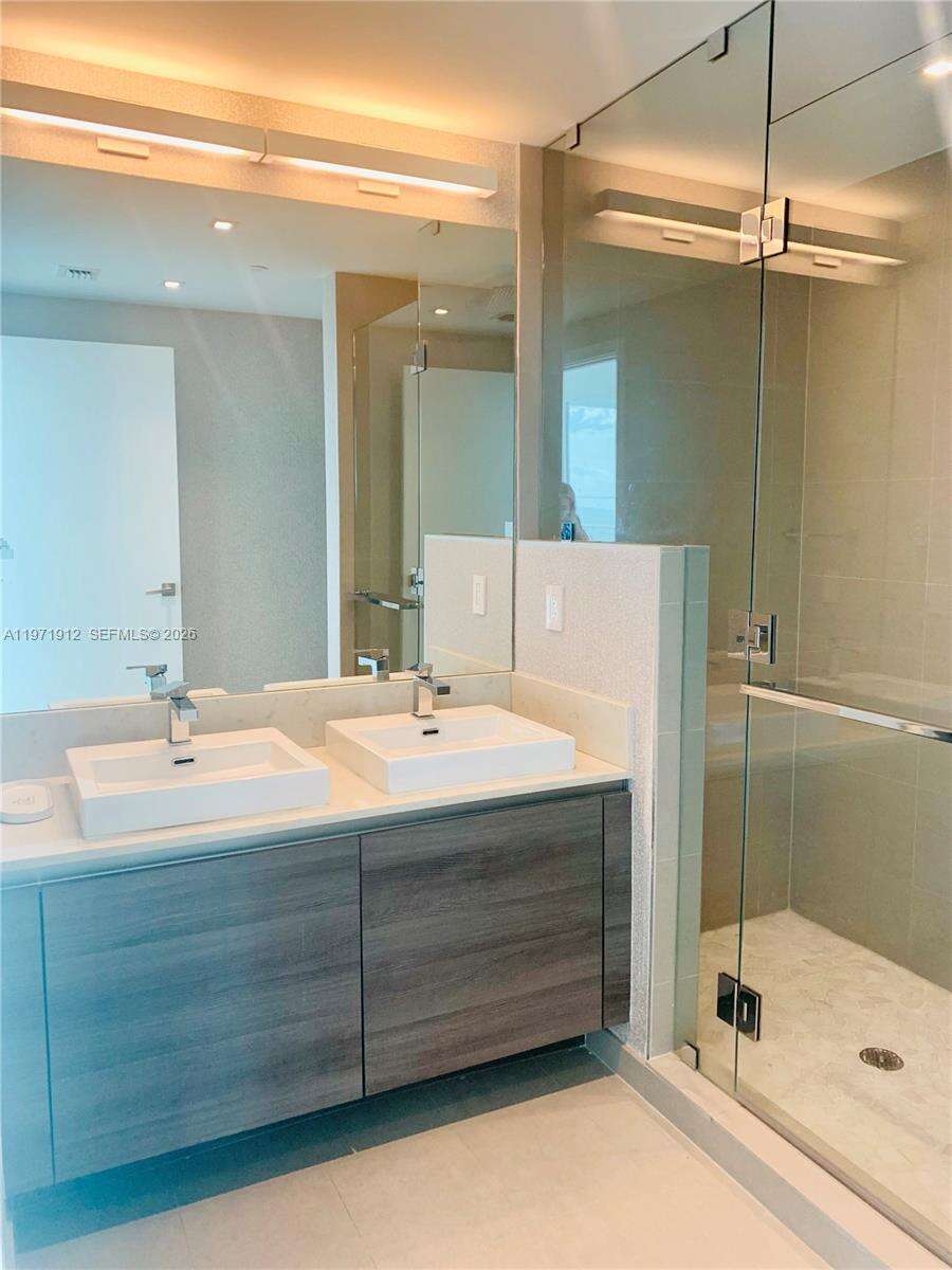 The Bond On Brickell at 1080 Brickell Ave, Miami, FL 33131 - For Rent photo 18