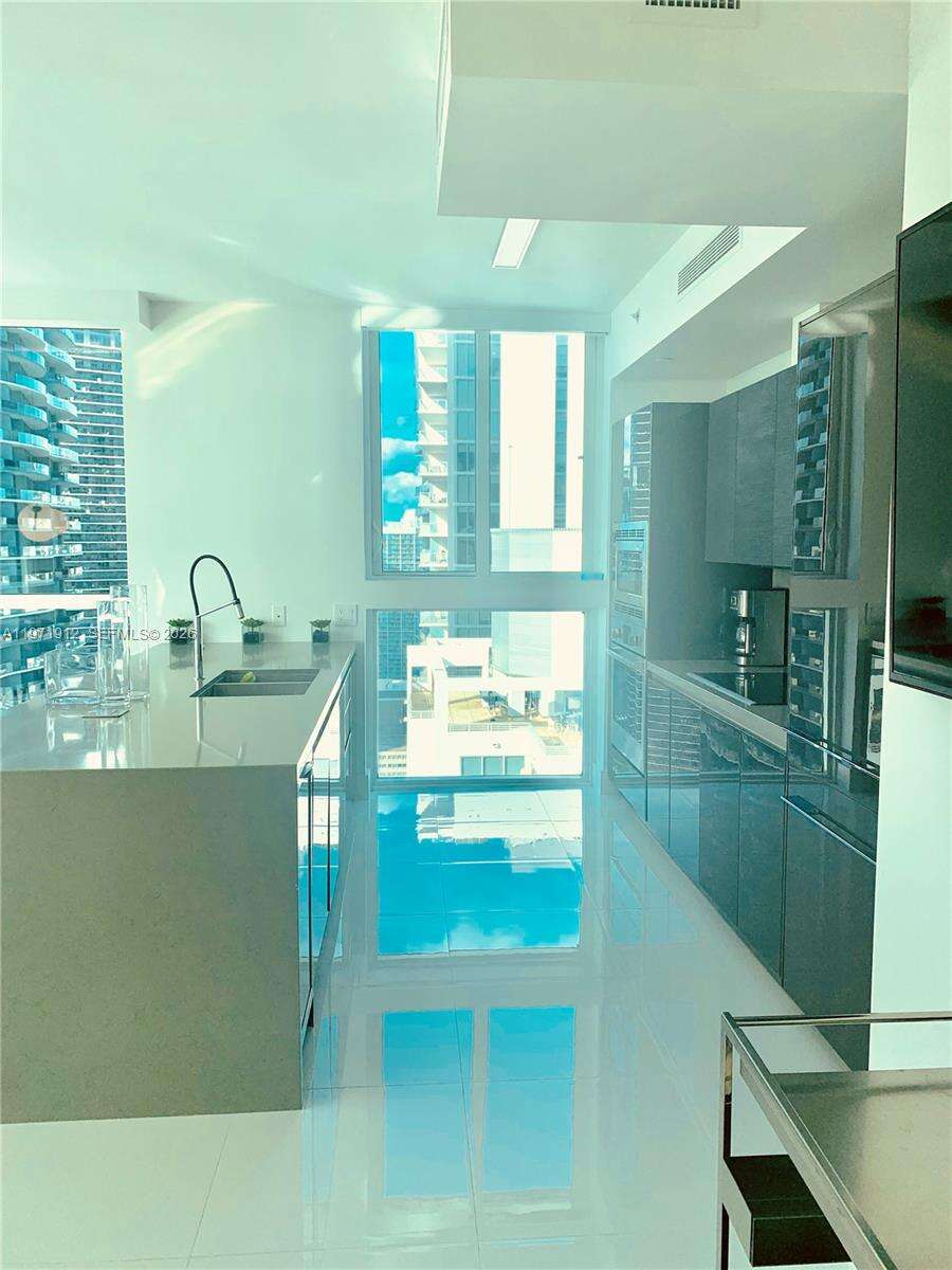 The Bond On Brickell at 1080 Brickell Ave, Miami, FL 33131 - For Rent photo 22