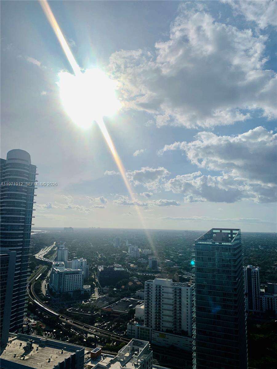The Bond On Brickell at 1080 Brickell Ave, Miami, FL 33131 - For Rent photo 5