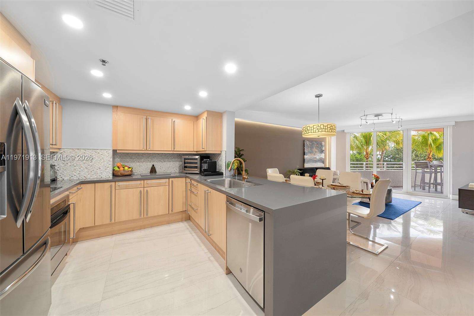 Ocean Place Condos for Sale & Rent | Picture 1