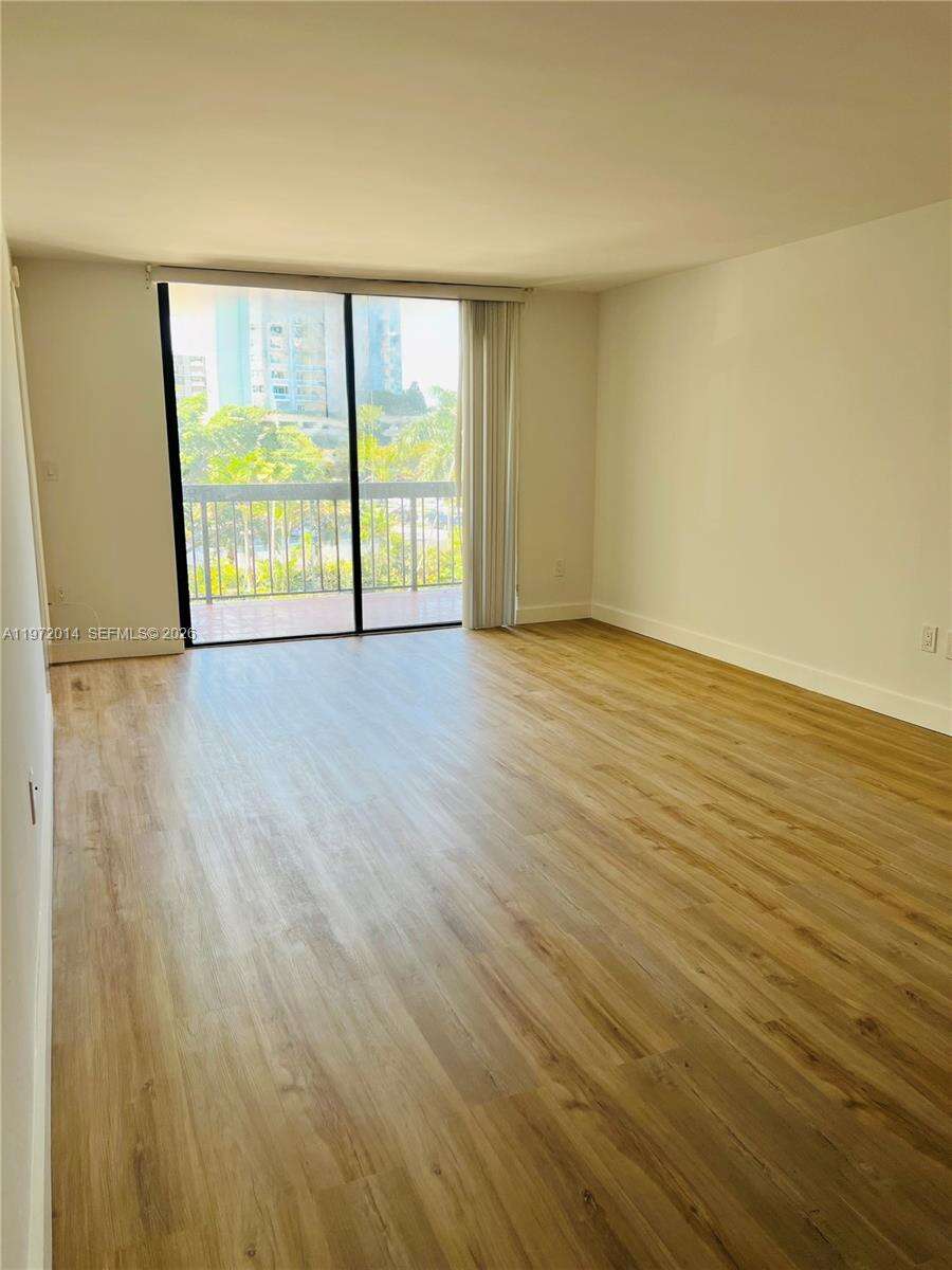 Brickell Bay Club at 2333 Brickell Ave, Miami, FL 33129 - For Rent photo 13
