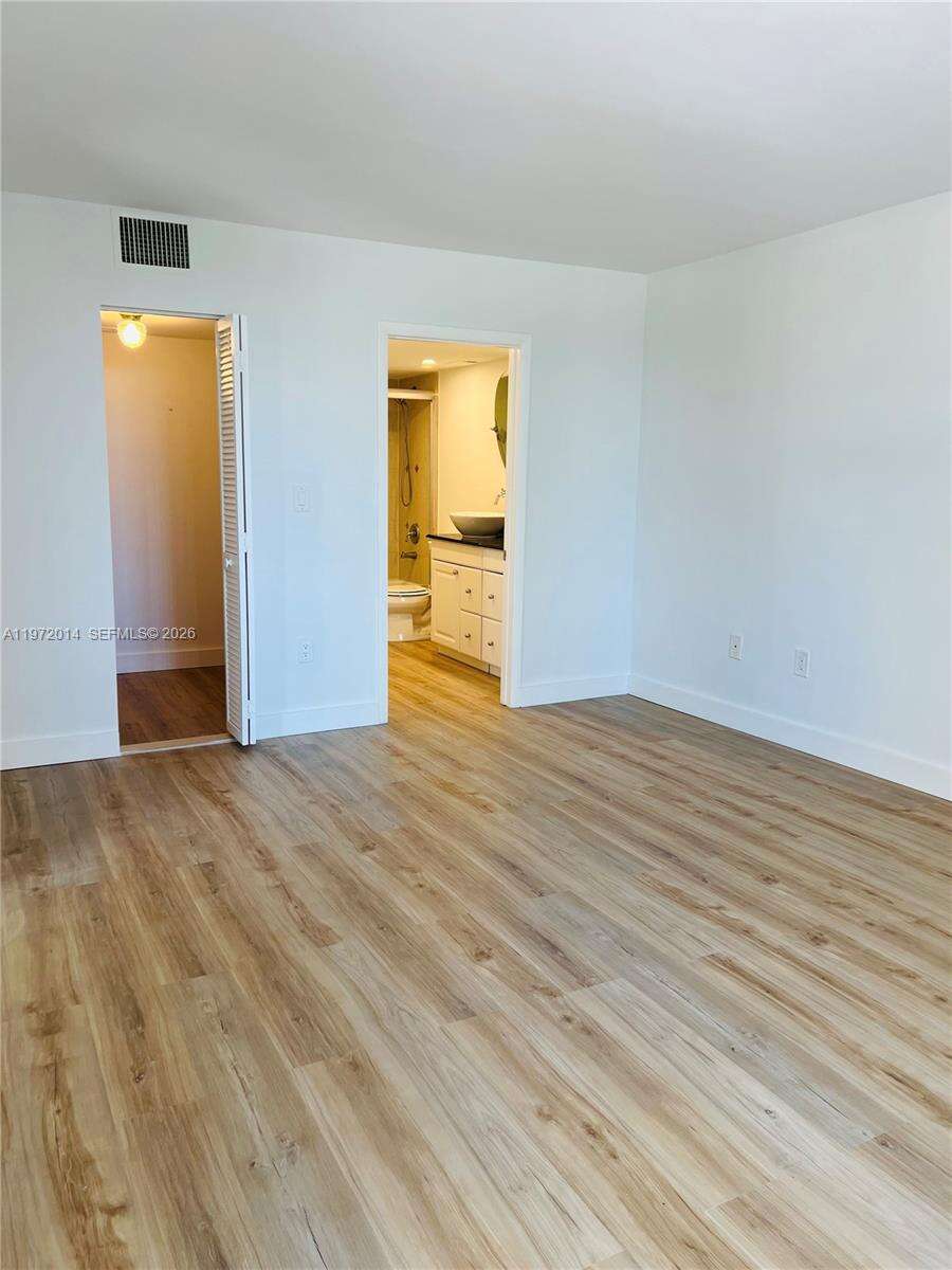Brickell Bay Club at 2333 Brickell Ave, Miami, FL 33129 - For Rent photo 18