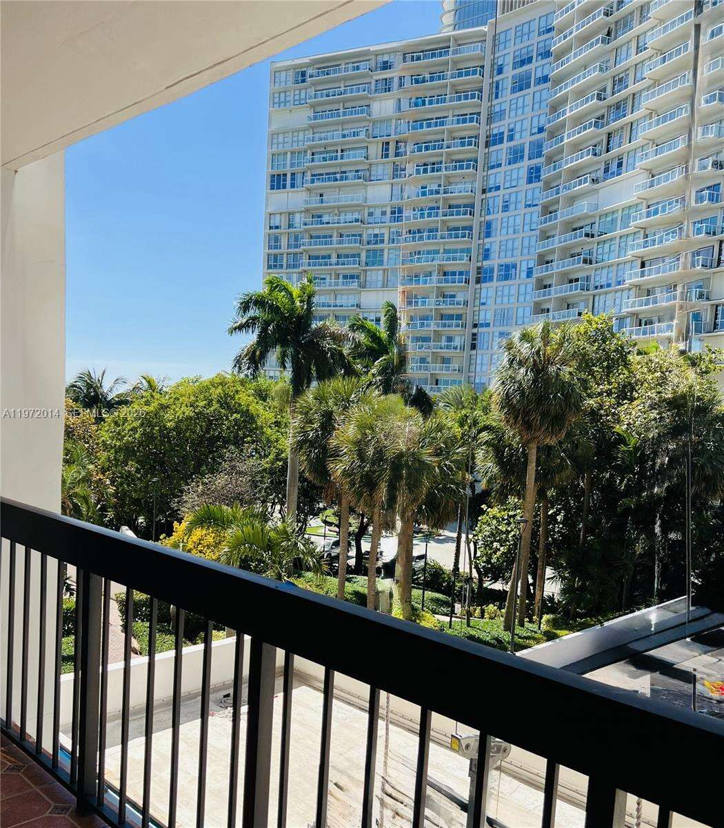 Brickell Bay Club at 2333 Brickell Ave, Miami, FL 33129 - For Rent photo 23