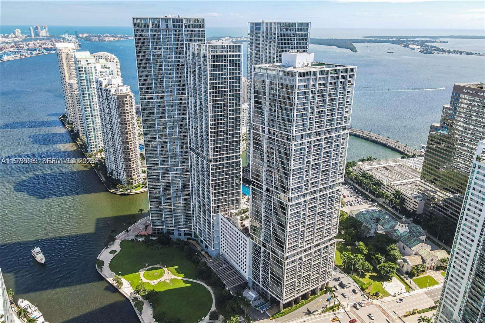 Icon Brickell 2 at 495 Brickell Ave, Miami, FL 33131 - For Rent photo 2