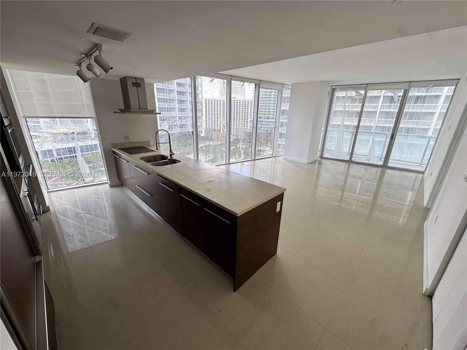 Icon Brickell 2 at 495 Brickell Ave, Miami, FL 33131 - For Rent photo 10