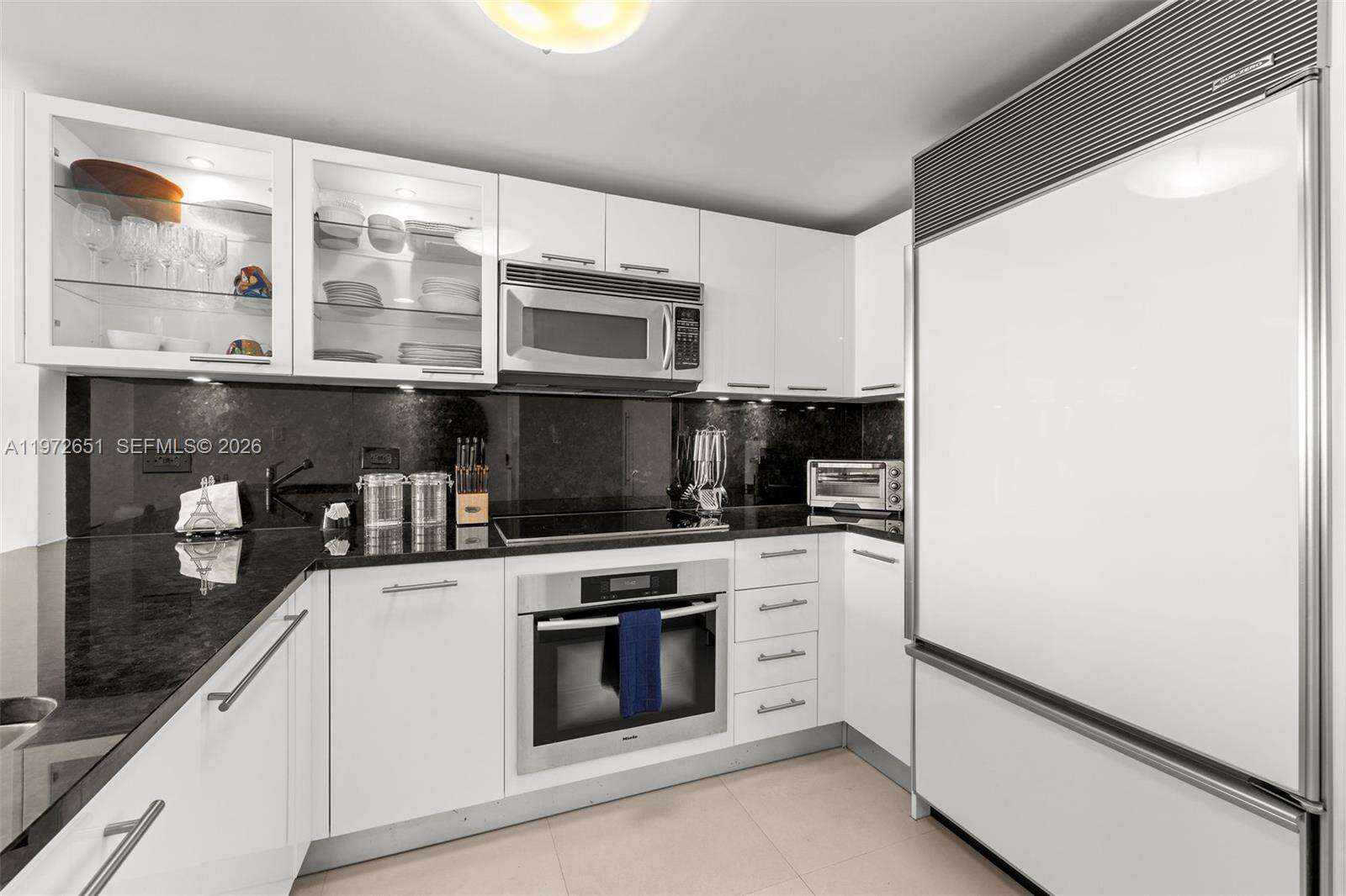 Central Carillon at 6801 Collins Ave, Miami Beach, FL 33141 - For Rent photo 4