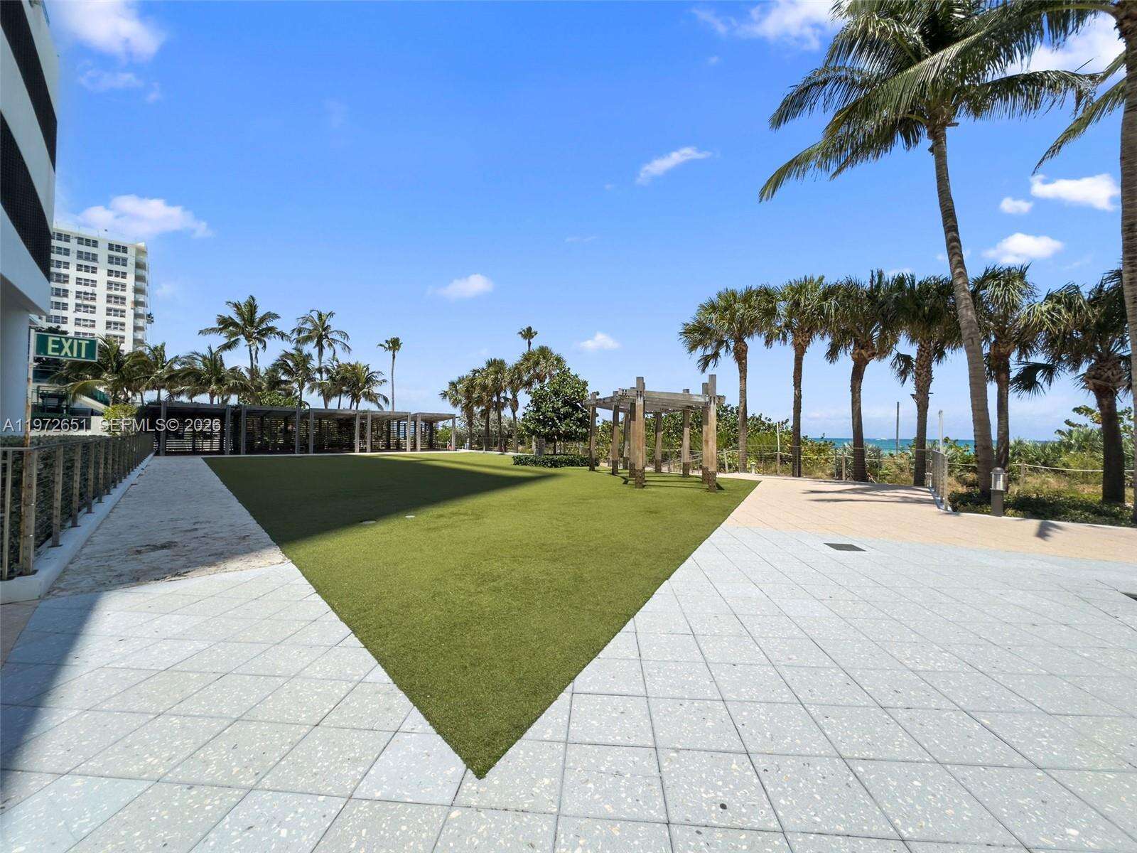 Central Carillon at 6801 Collins Ave, Miami Beach, FL 33141 - For Rent photo 35