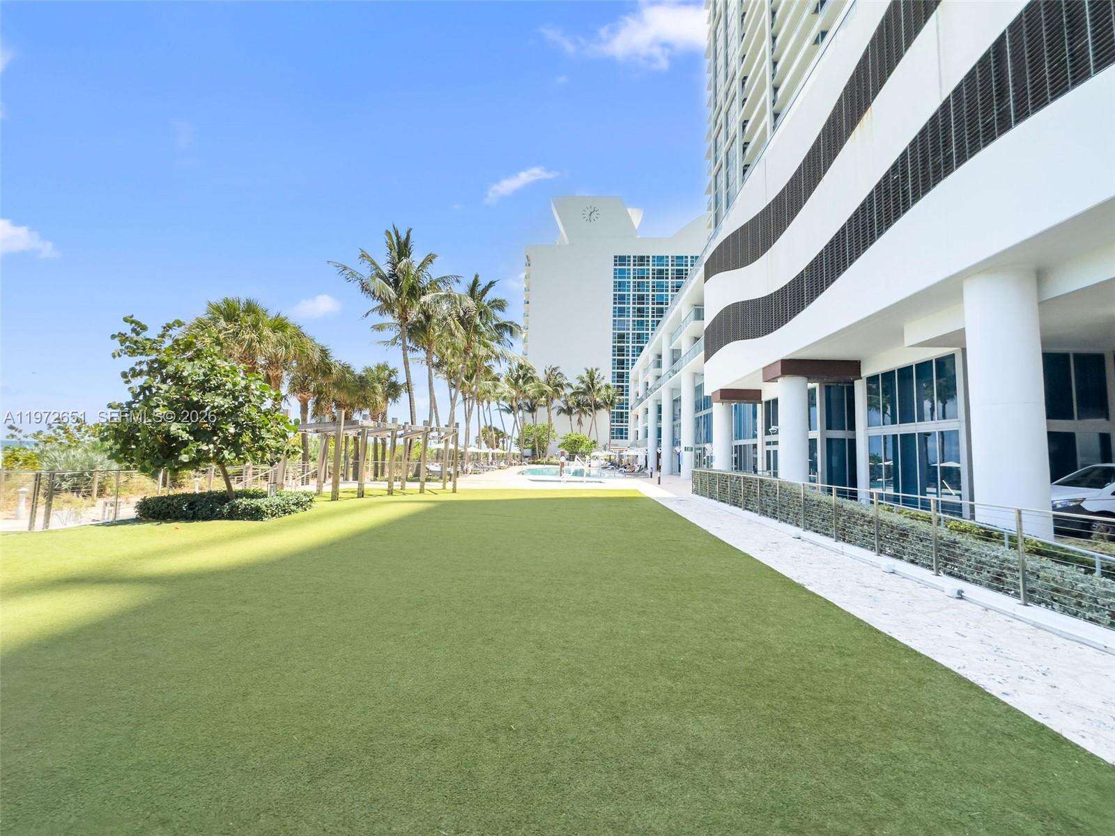 Central Carillon at 6801 Collins Ave, Miami Beach, FL 33141 - For Rent photo 40